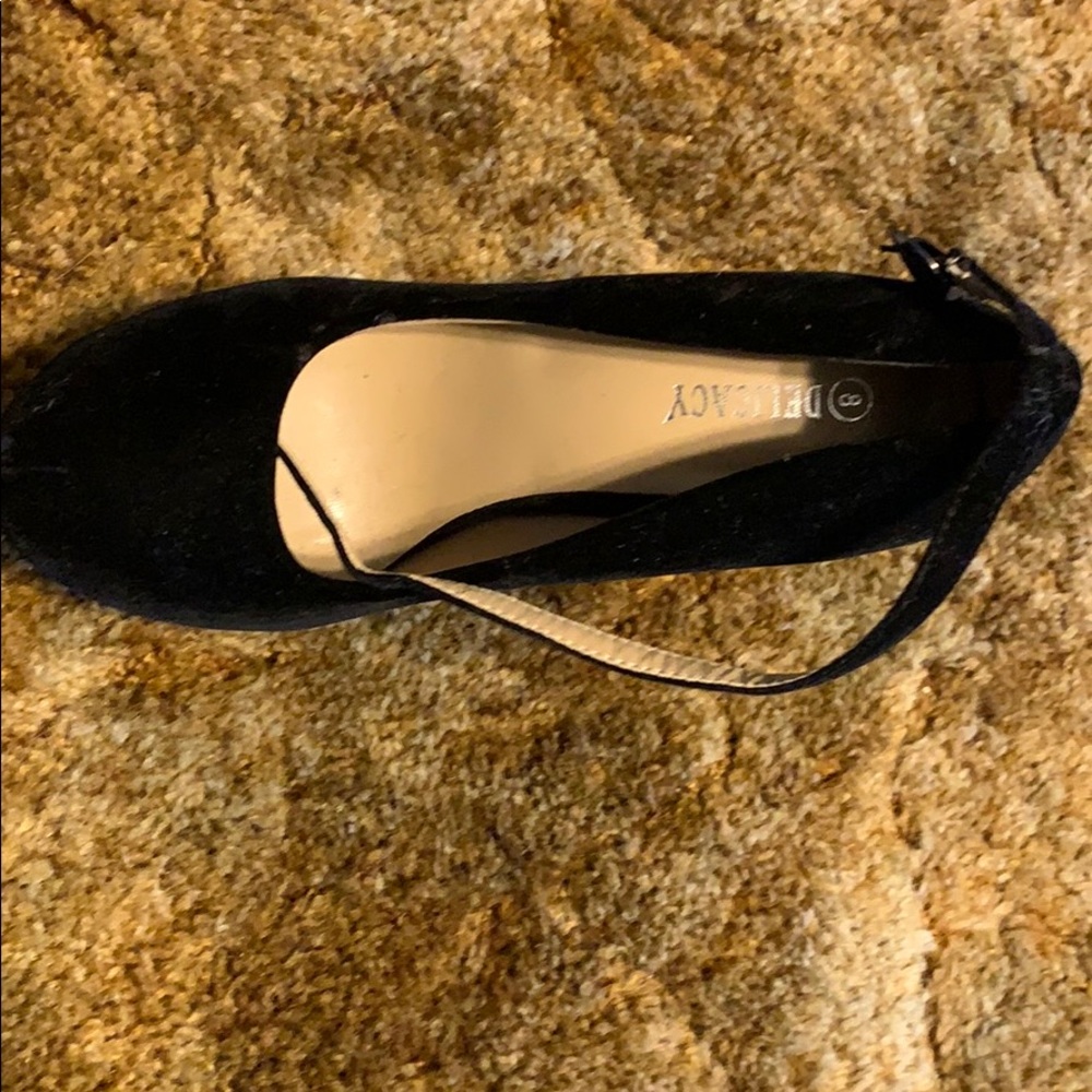 Heels - Picture 4 of 4